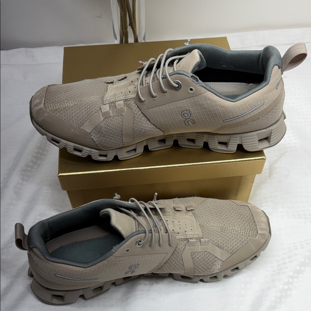 On Running Men's Beige Athletic Shoes